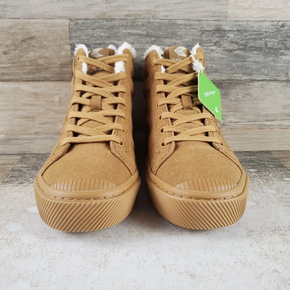 Cariuma OCA High Therma Womens Boots Sz 7.5 All Camel Suede Fleece Lined Lace Up
